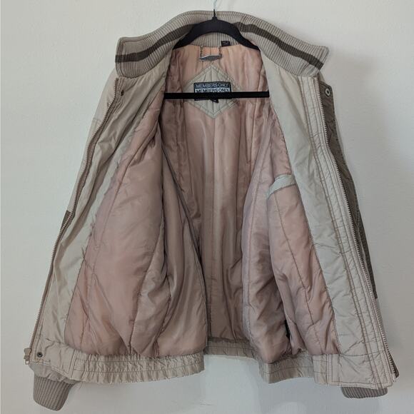 Member's Only Vintage 80s Tan Collared Full Zip Puffer Jacket Size 40 Medium - Picture 7 of 11